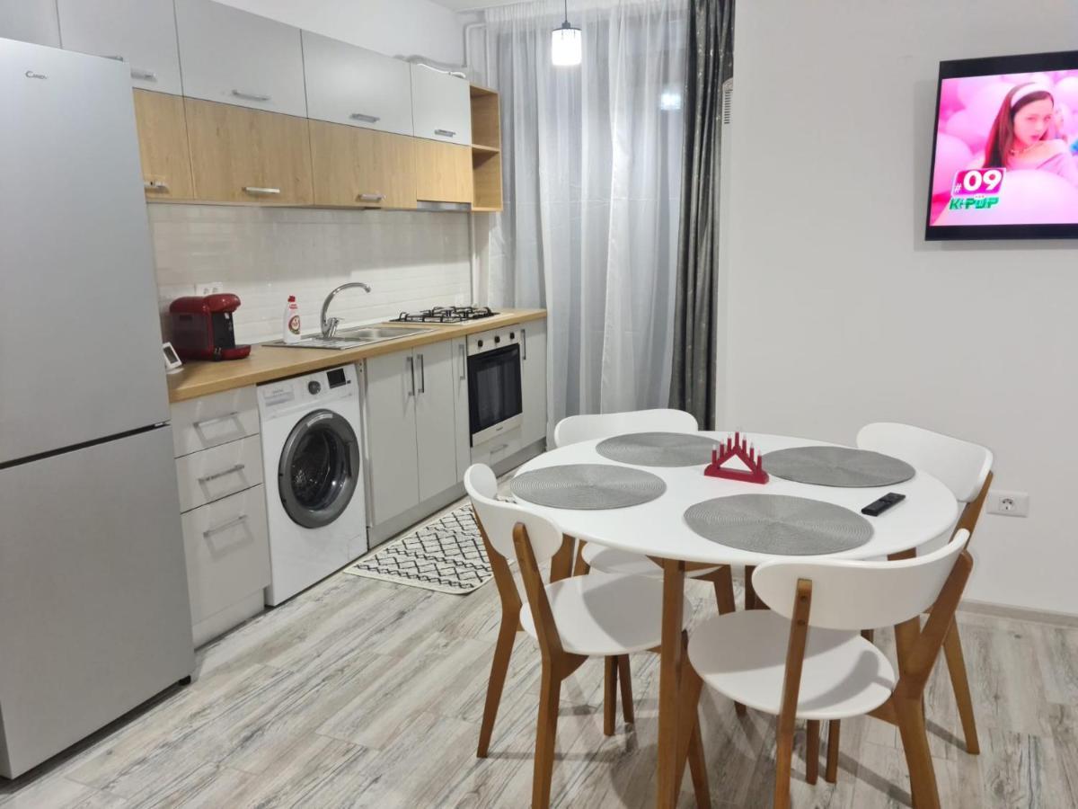Apartament David Râmnicu Vâlcea エクステリア 写真