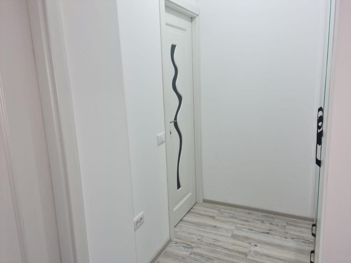 Apartament David Râmnicu Vâlcea エクステリア 写真