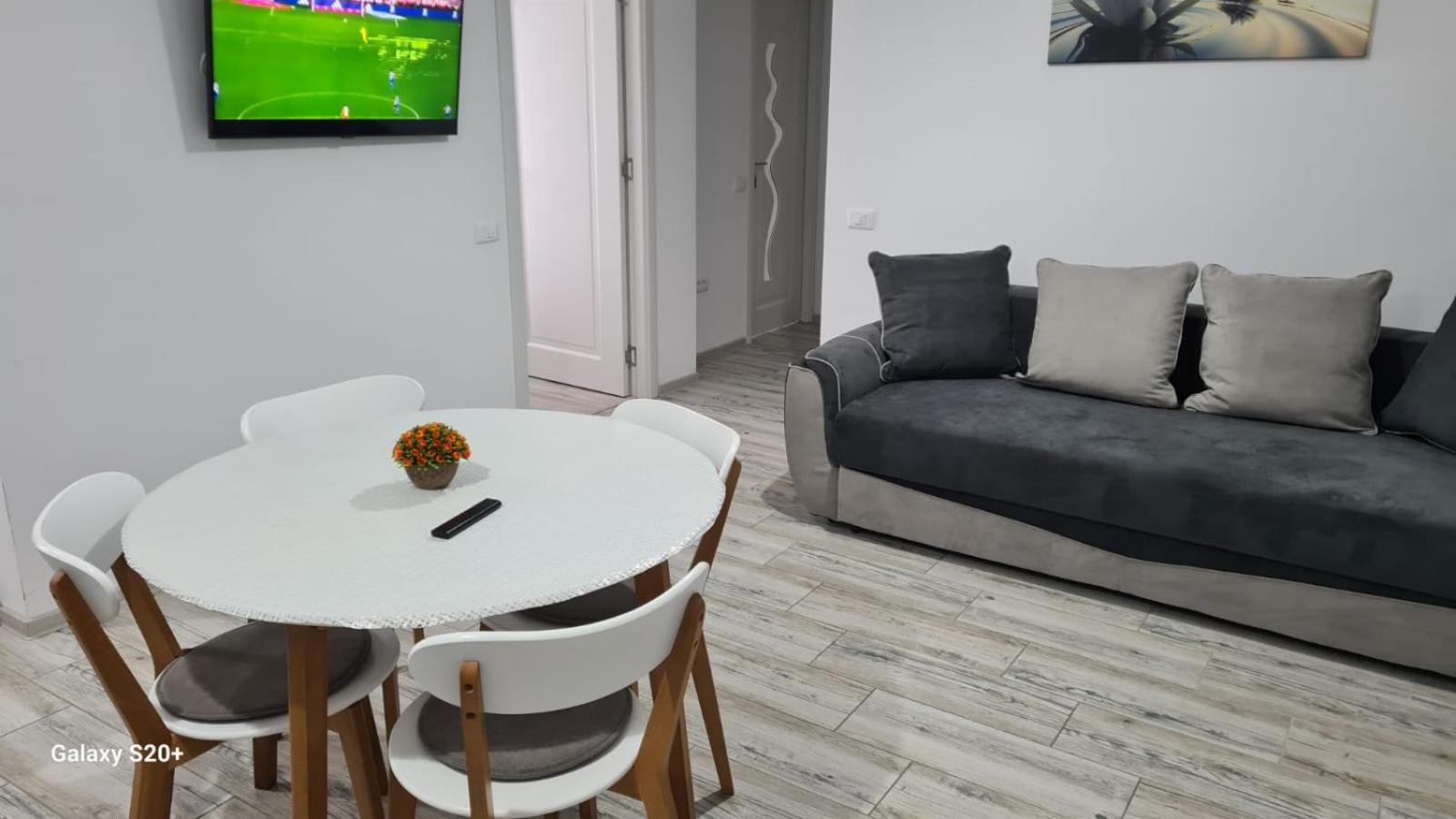 Apartament David Râmnicu Vâlcea エクステリア 写真