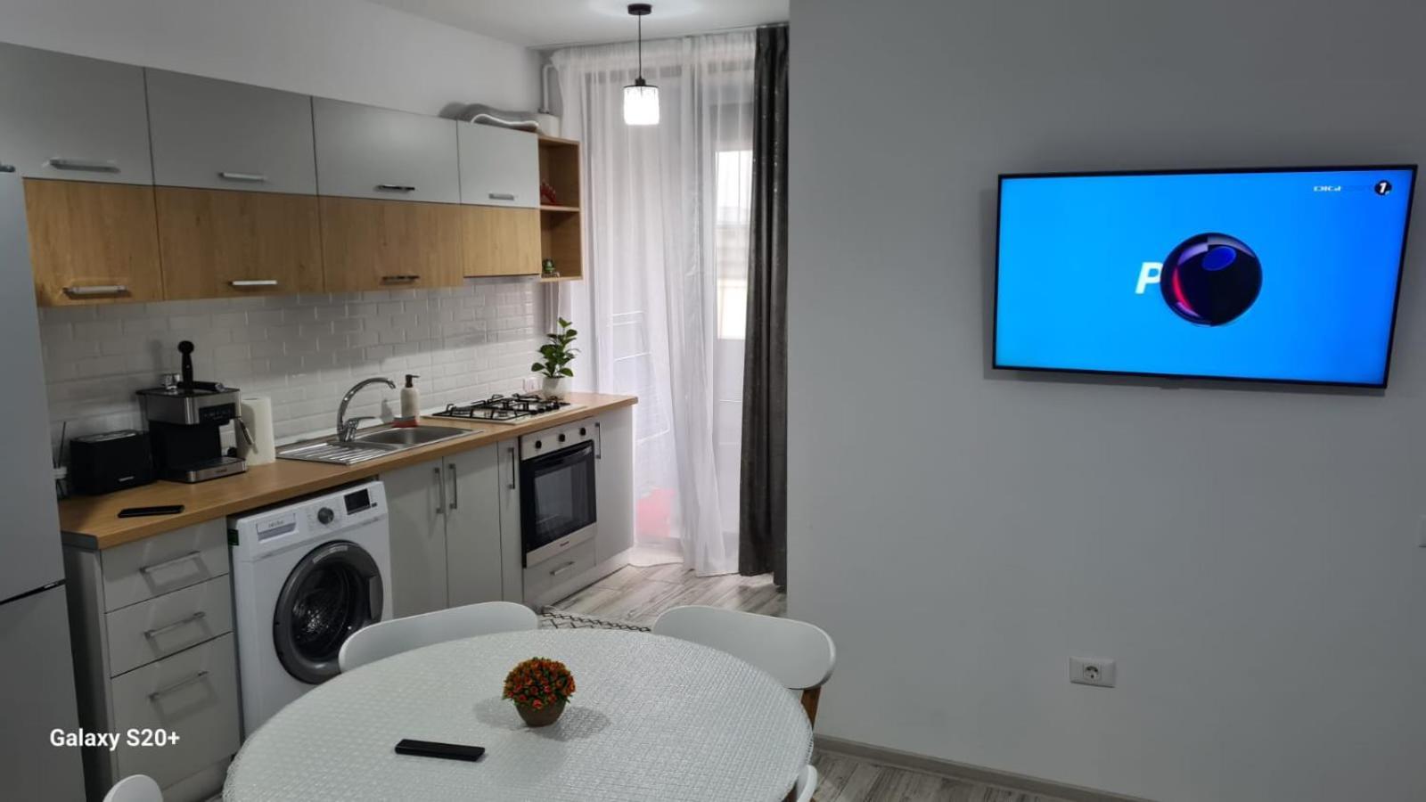 Apartament David Râmnicu Vâlcea エクステリア 写真