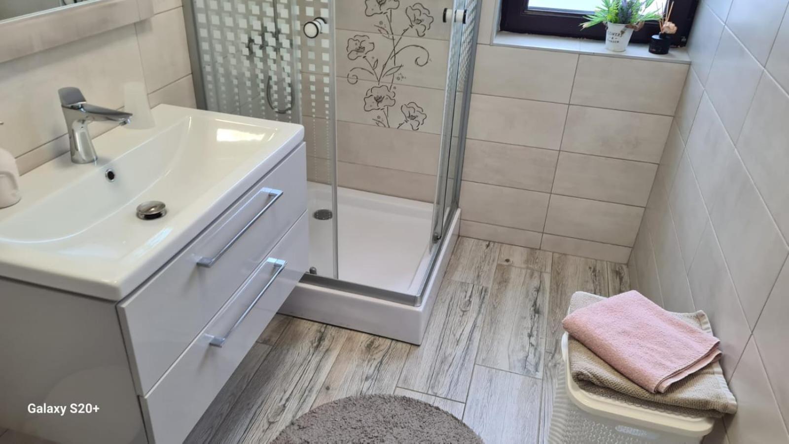Apartament David Râmnicu Vâlcea エクステリア 写真
